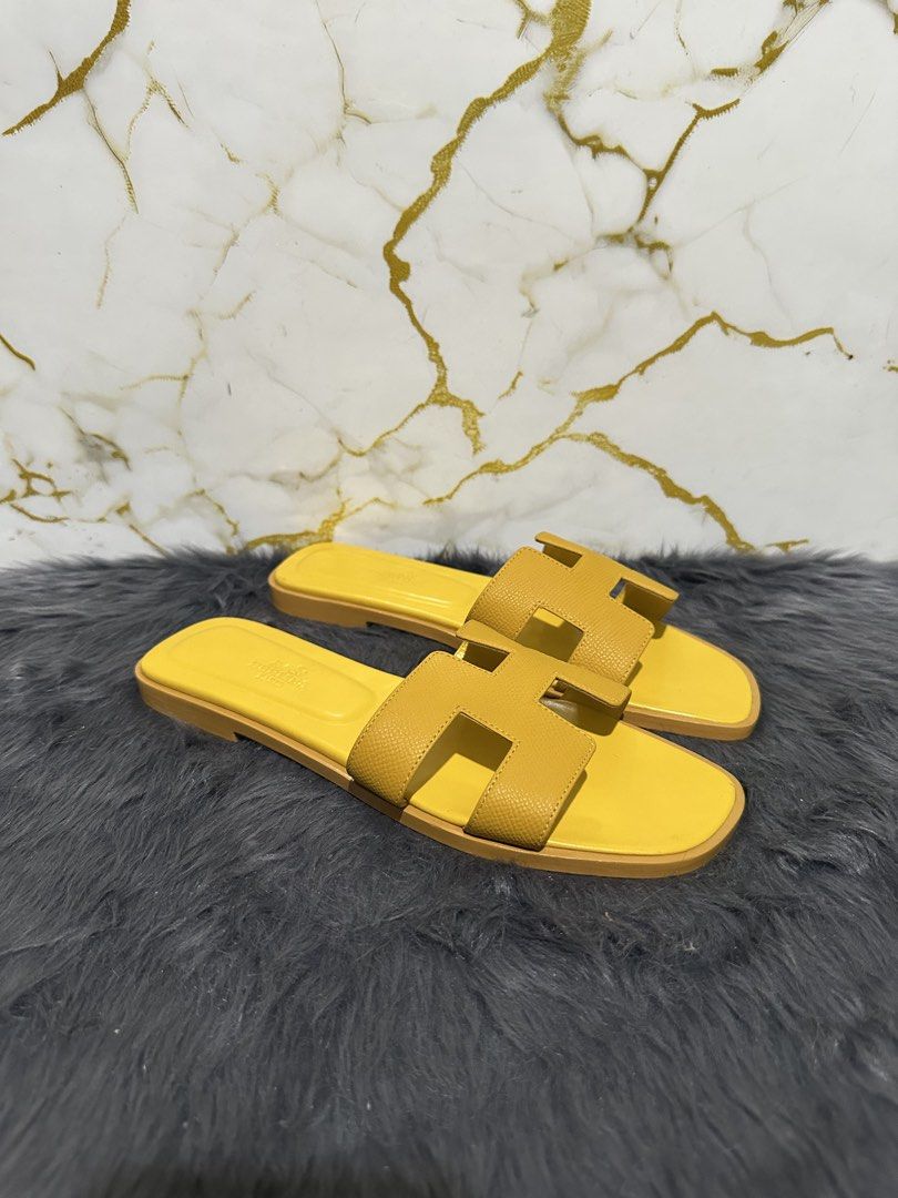 Hermes Oran (Category: Flats & Sandals) located in Marikina City. Submitted by georgiaprelovestuff (Listing ID 1466881378, Image 2). Description: size 38 PLEASE READ BEFORE MAKING AN OFFER: 🔹No inclusions since this is preloved 🔹NO to low ballers please 🔹NO meetups due to busy schedule 🔹If you make an offer, please get the item let's not waste each other's time 🔹NO return NO exchange NO cancellation 🔹Please manage your expectation since all