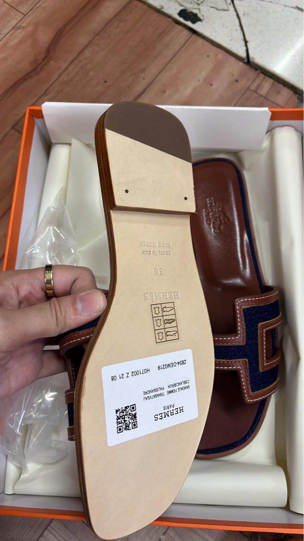 HERMES ORAN SLIP ON SANDALS (Category: Family Planning) located in Angeles City. Submitted by migs_font29 (Listing ID 1466785168, Image 3). Description: .