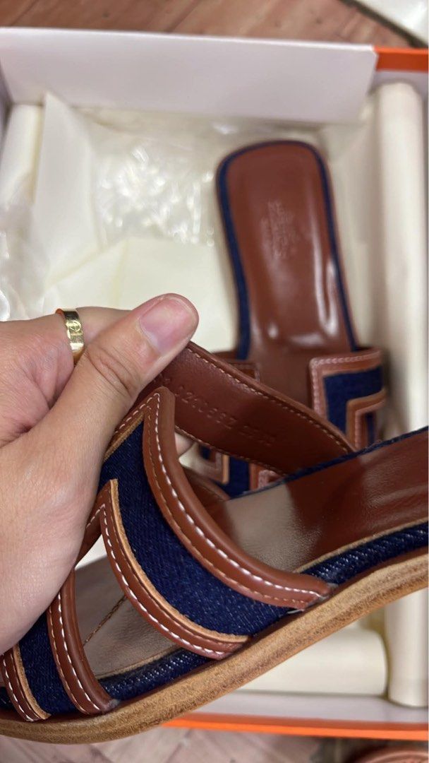 HERMES ORAN SLIP ON SANDALS (Category: Family Planning) located in Angeles City. Submitted by migs_font29 (Listing ID 1466785168, Image 2). Description: .
