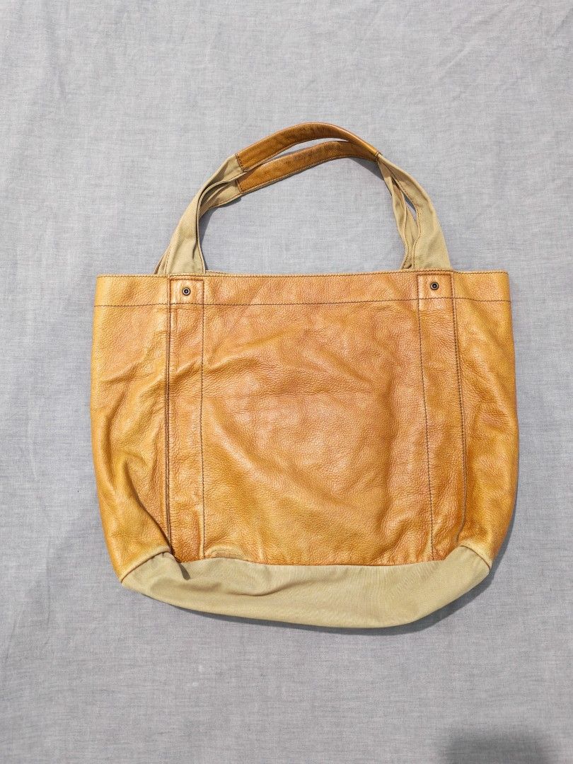 Hiroshima Japan leather tote bag (Category: Sling Bags) located in Baguio. Submitted by used_clothing2600 (Listing ID 1466929895, Image 2). Description: Hiroshima japan leather tote bag good condition signs of usage P 780.