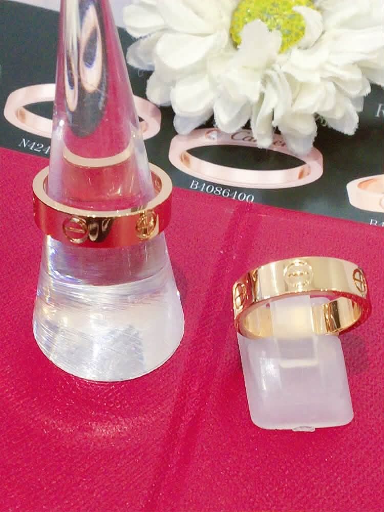 HK setting S925 Silver love ring (Category: Rings) located in Manila. Submitted by bhelgoldseller2ndaccount (Listing ID 1466787423, Image 3). Description: HongKong setting S925 Silver 850/g Brandnew Pm me for other details.