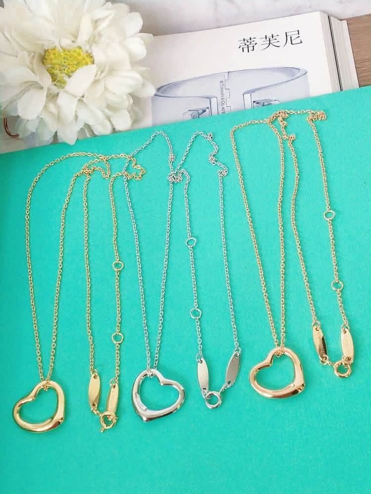 HK setting S925 Silver necklace (Category: Necklaces) located in Manila. Submitted by bhelgoldseller2ndaccount (Listing ID 1466853779, Image 1). Description: HK setting S925 Silver 1050/g Brandnew.