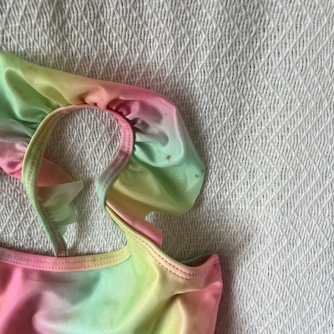 h&m baby swimsuit (Category: Babies & Kids Fashion) located in Manila. Submitted by samanthamaeb (Listing ID 1466805181, Image 2). Description: Never used. Just got stuck in the cabinet. May onting marks dahil di nagamit but baka madaan pa sa laba. .