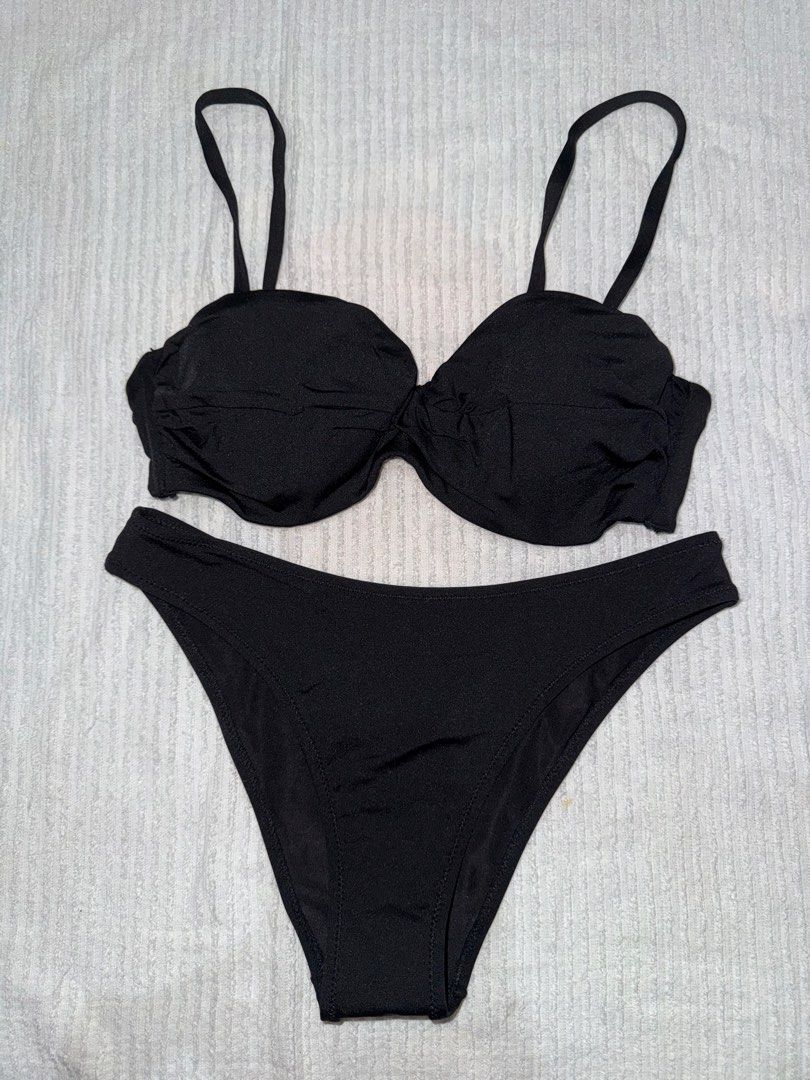 H&M Black Two Piece Swimwear (Category: Bikinis & Swimsuits) located in Naga. Submitted by sbcookieee (Listing ID 1466839219, Image 1). Description: .