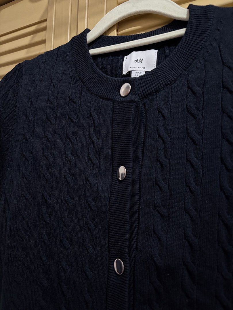 H&M Cable Knit Top (Category: Blouses) located in Tayug. Submitted by deklutter_ (Listing ID 1466920460, Image 2). Description: Bnew, cut tags Medium on tag ‼️Pls haggle responsibly. All items are priced according to their overall condition.