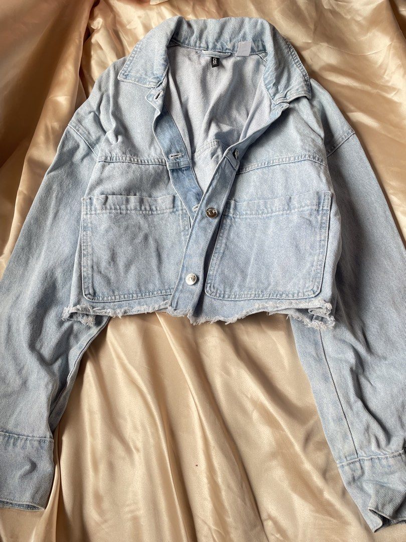 H&M Denim Jacket (Category: Coats, Jackets and Outerwear) located in Baguio. Submitted by babycece (Listing ID 1466928088, Image 1). Description: .