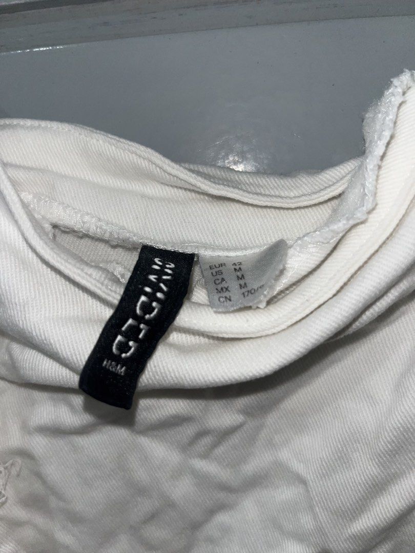 H&M Divided White Denim Strap Dress Size M (Category: Dresses) located in Mandaluyong City. Submitted by yujee (Listing ID 1466821232, Image 2). Description: - straps are not adjustable - MOP GCASH - lalamove around MM .
