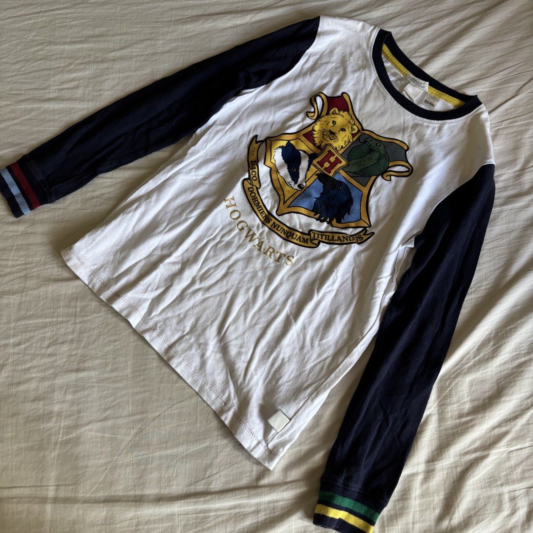 H&M Harry Potter Printed Longsleeve Top (Category: Babies & Kids Fashion) located in Binan City. Submitted by myprelovedhaul (Listing ID 1466787174, Image 1). Description: - 16 inch width | length 22 - no when worn photos! - last price posted! - please message only if sure buyer! - limited replies only. - Available unless mark as sold. - Ship via j&t or lalamove for same day. -Mode of payment: Gcash 📍Biñan Laguna .