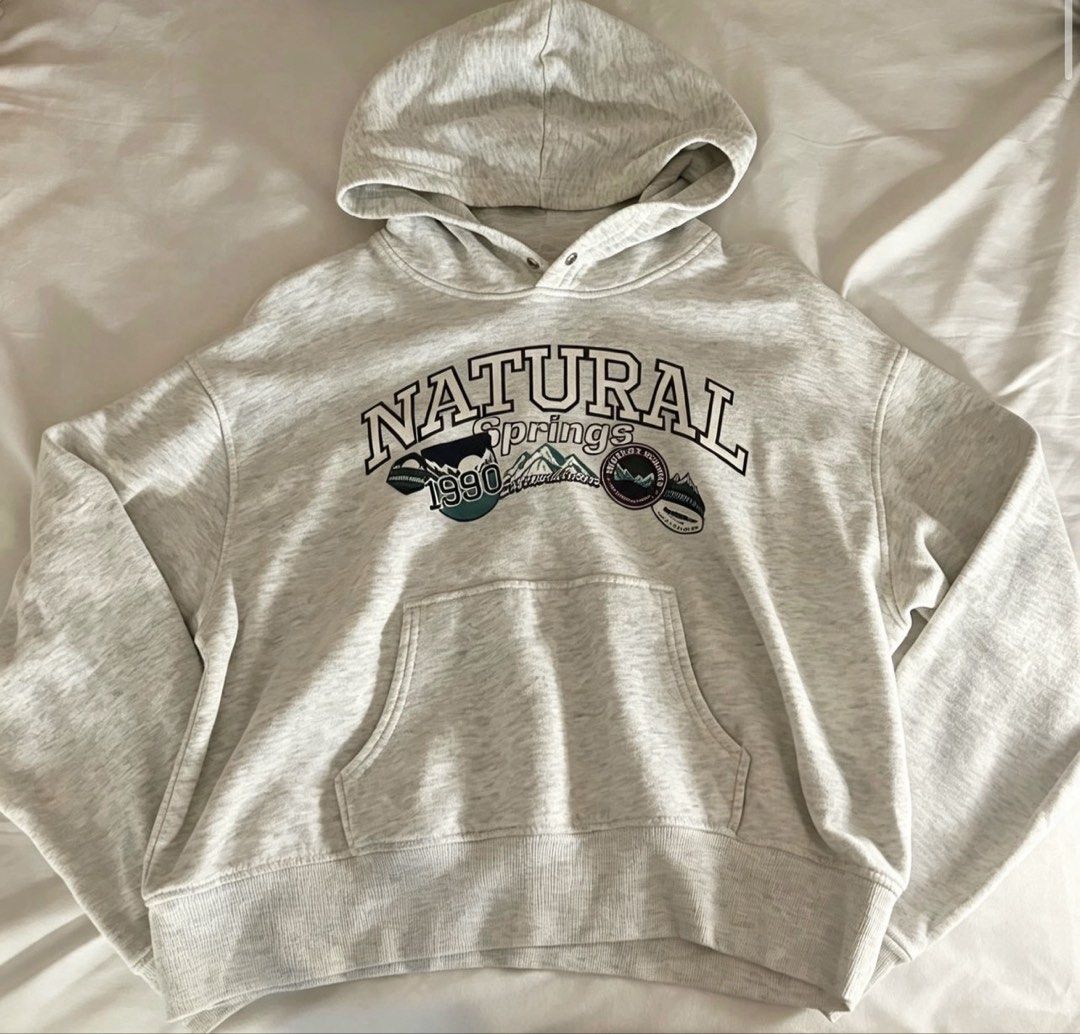 H&M Hoodies (Category: Hoodies) located in Manila. Submitted by kashrain (Listing ID 1466841195, Image 2). Description: Size: mostly size M Loc: Cavite/Metro Manila | Lalamove / J&T / Meet-up Dm for more deets/info! IG: @kash.rain .