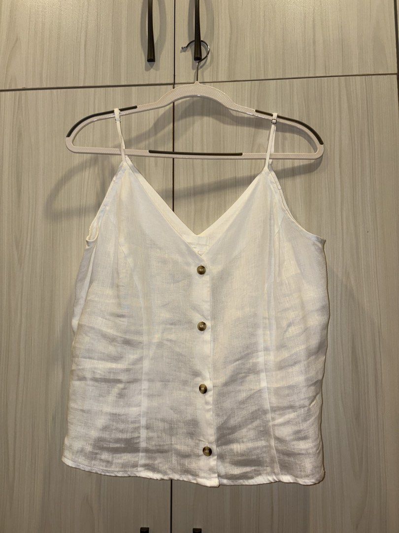 H&M Linen Top (Category: Sleeveless) located in Antipolo. Submitted by maiplus (Listing ID 1466937325, Image 1). Description: H&M Size L fits L-XL frame 📍Antipolo City.