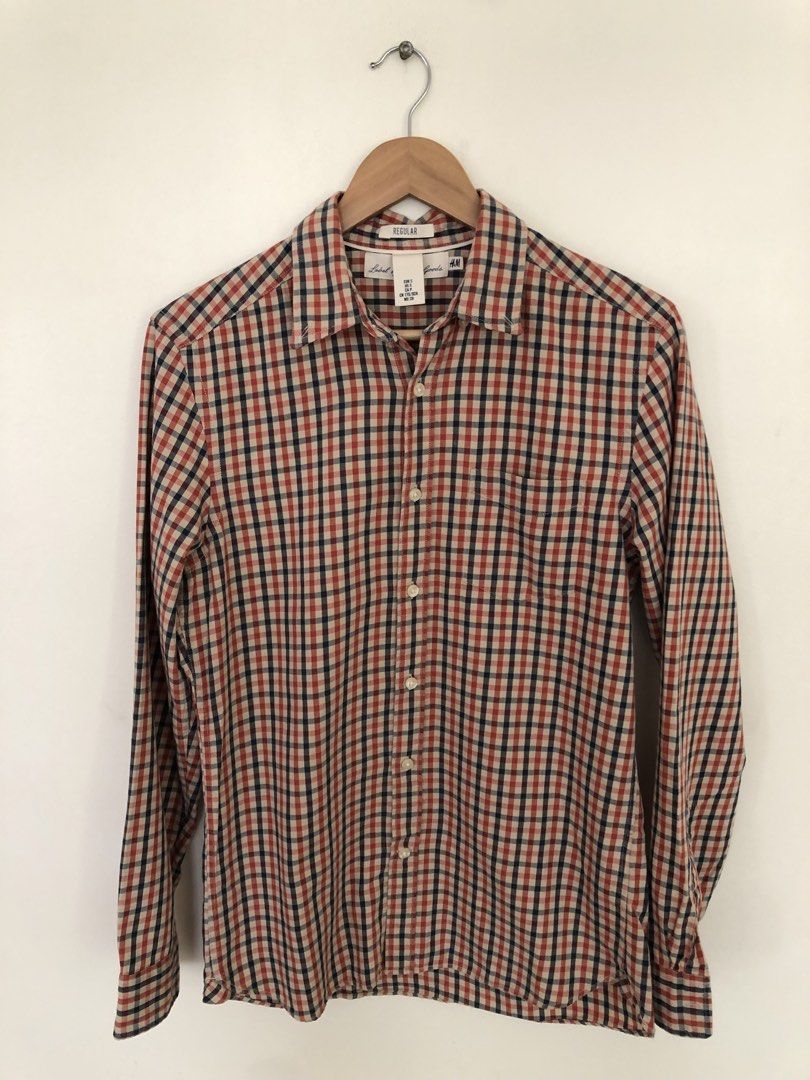H&M Logg Checkered Polo Shirt (Category: Tshirts & Polo Shirts ) located in Manila. Submitted by picklerick_collects (Listing ID 1466797505, Image 1). Description: 29x20.