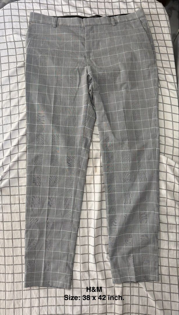 H&M Men's Gray Slim fit pants (Category: Trousers) located in Manila. Submitted by pinkyswearshop2.0 (Listing ID 1466830981, Image 1). Description: .