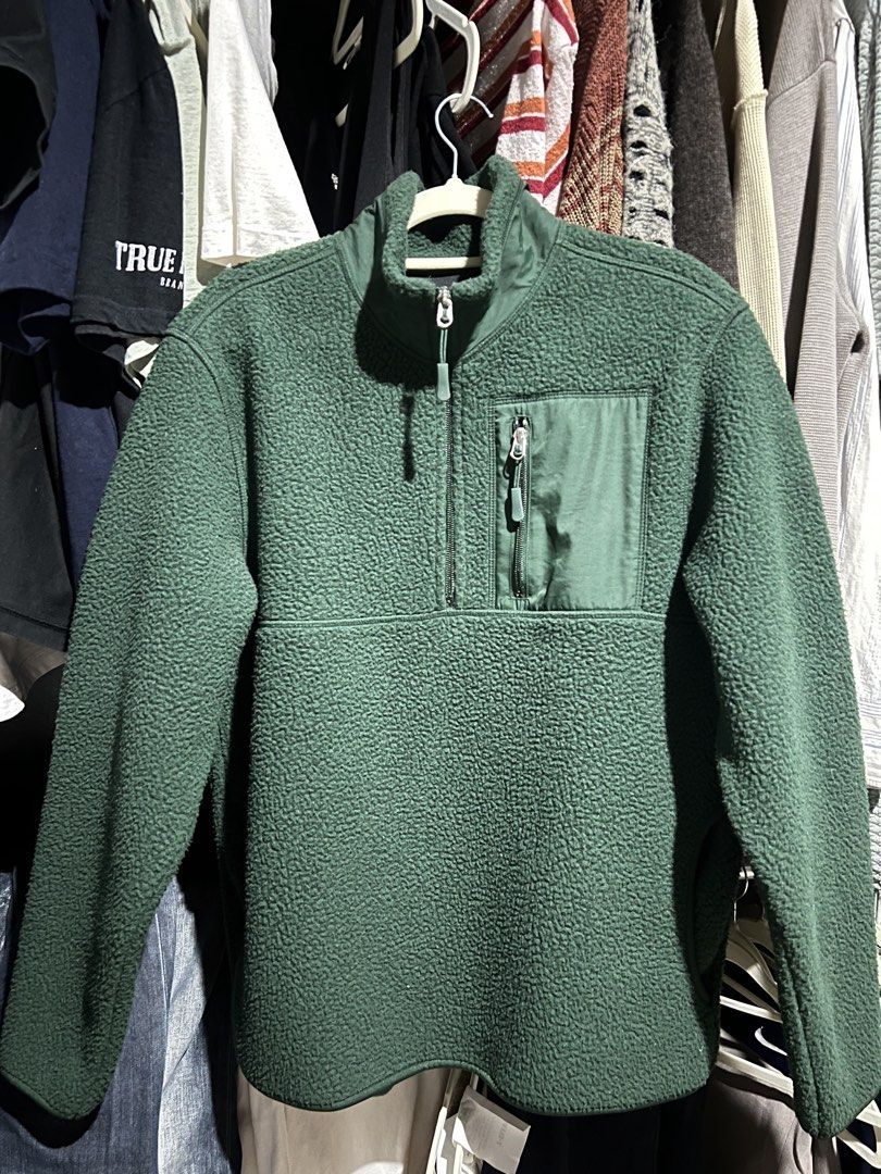 H&M Relaxed Fit Green Fleece Half-Zip Pullover (Category: Coats, Jackets and Outerwear) located in Tagbilaran City. Submitted by santoninoniel (Listing ID 1466954764, Image 1). Description: Worn twice only (so init sa pinas watdahelly) OG price P1,990.