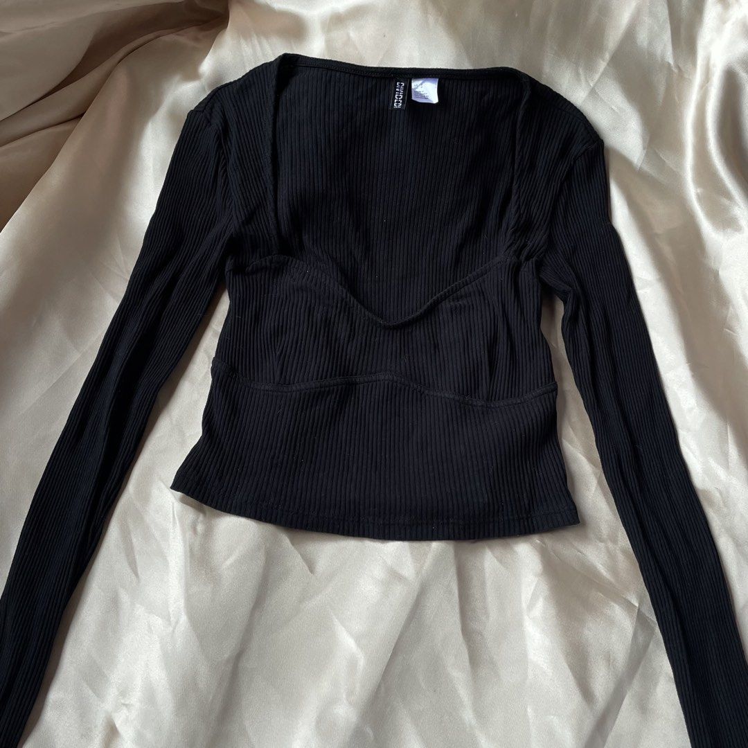 H&M Ribbed Knit Longsleeves (Category: Longsleeves) located in Baguio. Submitted by babycece (Listing ID 1466969179, Image 1). Description: .