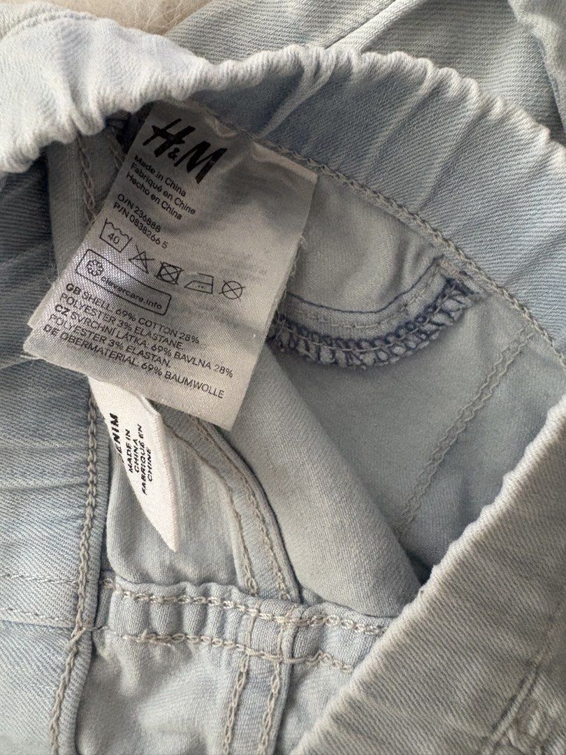 H&M Stretchable Shorts Girls (Category: Babies & Kids Fashion) located in Cavite. Submitted by foxiearcher (Listing ID 1466826388, Image 3). Description: 1-3y/o MOP: Maya/Bank Transfer MOD: GogoXpress.