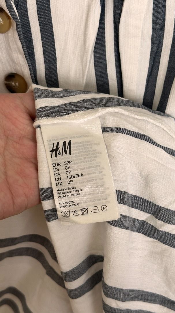 H&M Striped Dress (Category: Dresses) located in Cainta. Submitted by thethriftedit_ (Listing ID 1466799580, Image 3). Description: H&M Striped Dress in blue/white Size XS 10/10 Condition Price as posted. Delivery fee will be shouldered by buyer..
