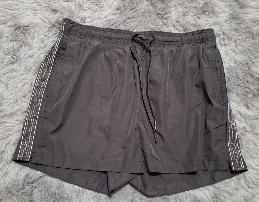 H&M Swim Shorts (Category: Swim Trunks & Board Shorts) located in Quezon City. Submitted by ilovebigbrands (Listing ID 1466862746, Image 1). Description: My husband used it once only. With tiny white dot that is barely visible. (see last photo).