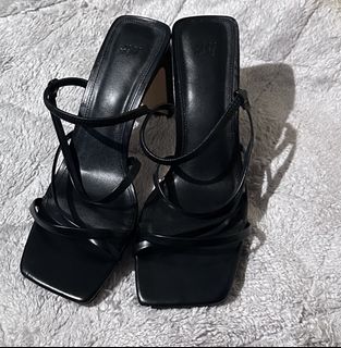 (Category: ) located in . Submitted by chicfinds.slay (Listing ID 1466905215, Image 1). Description: .