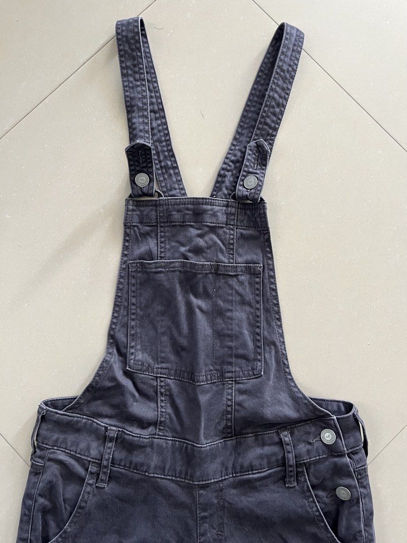 HOLLISTER JUMPER (Category: Activewear) located in Magarao. Submitted by chalkzone20 (Listing ID 1466824326, Image 3). Description: Size Extra small on tag Excellent condition.