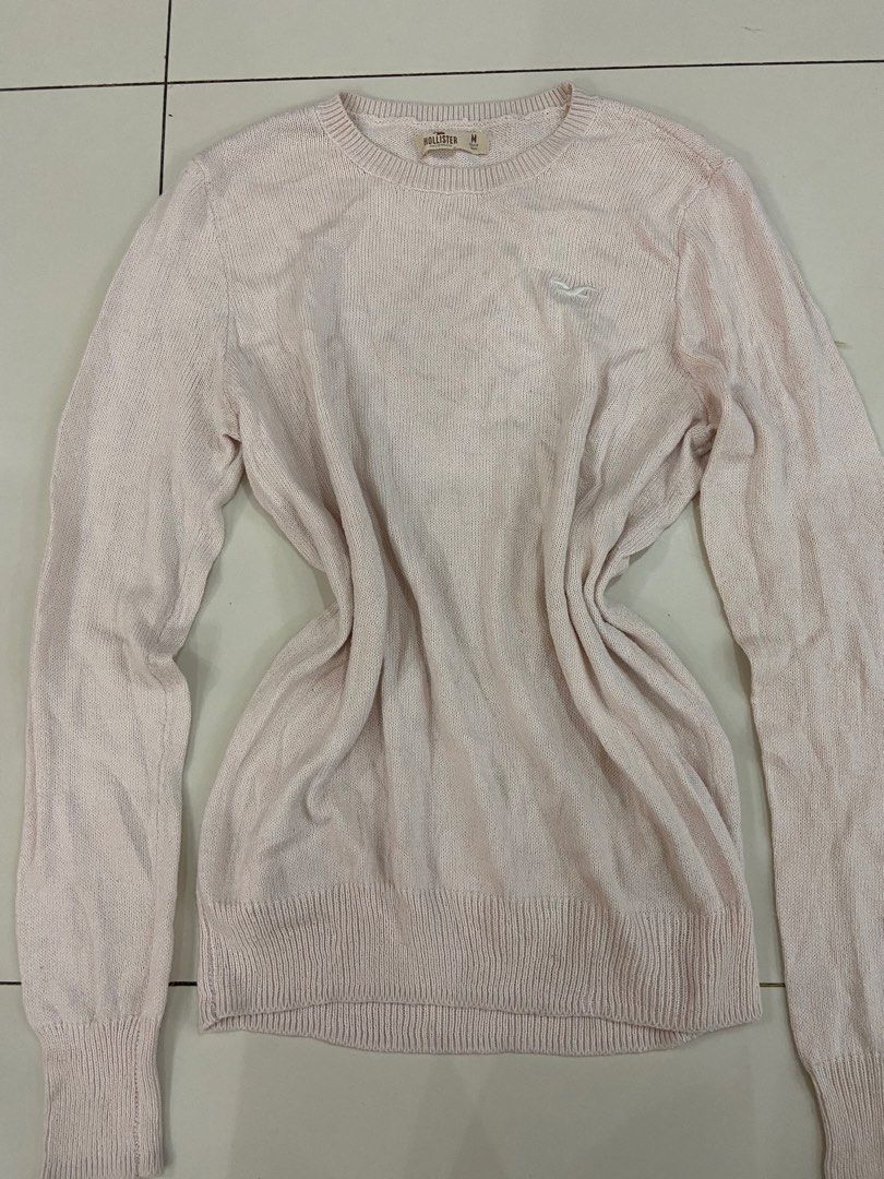 hollister long sleeves (Category: Longsleeves) located in Lucena. Submitted by trishteayvette (Listing ID 1466880937, Image 1). Description: .