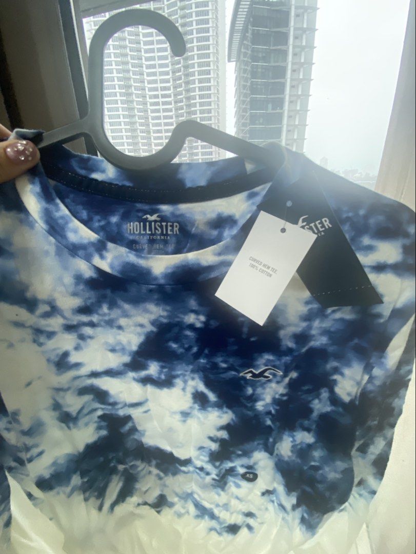 Hollister Longsleeve Shirt Authentic (Category: Tshirts & Polo Shirts ) located in Paranaque City. Submitted by jujudeclutterss (Listing ID 1466843619, Image 1). Description: Hollister Longsleeve Shirt Authentic From USA BRAND NEW WITH TAGS.