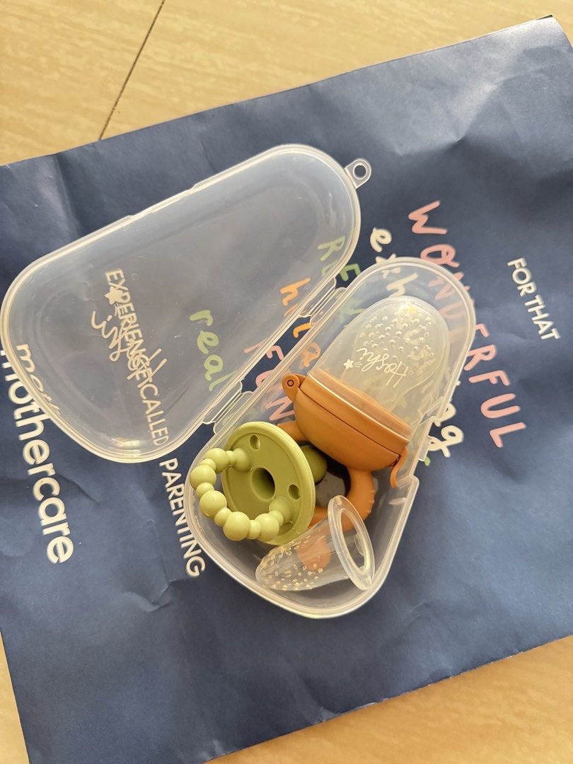 Hoshi Baby Fruit Pacifier and Teether with Case (Category: Soothers & Pacifiers) located in Antipolo. Submitted by shop__dnce (Listing ID 1466793986, Image 1). Description: .