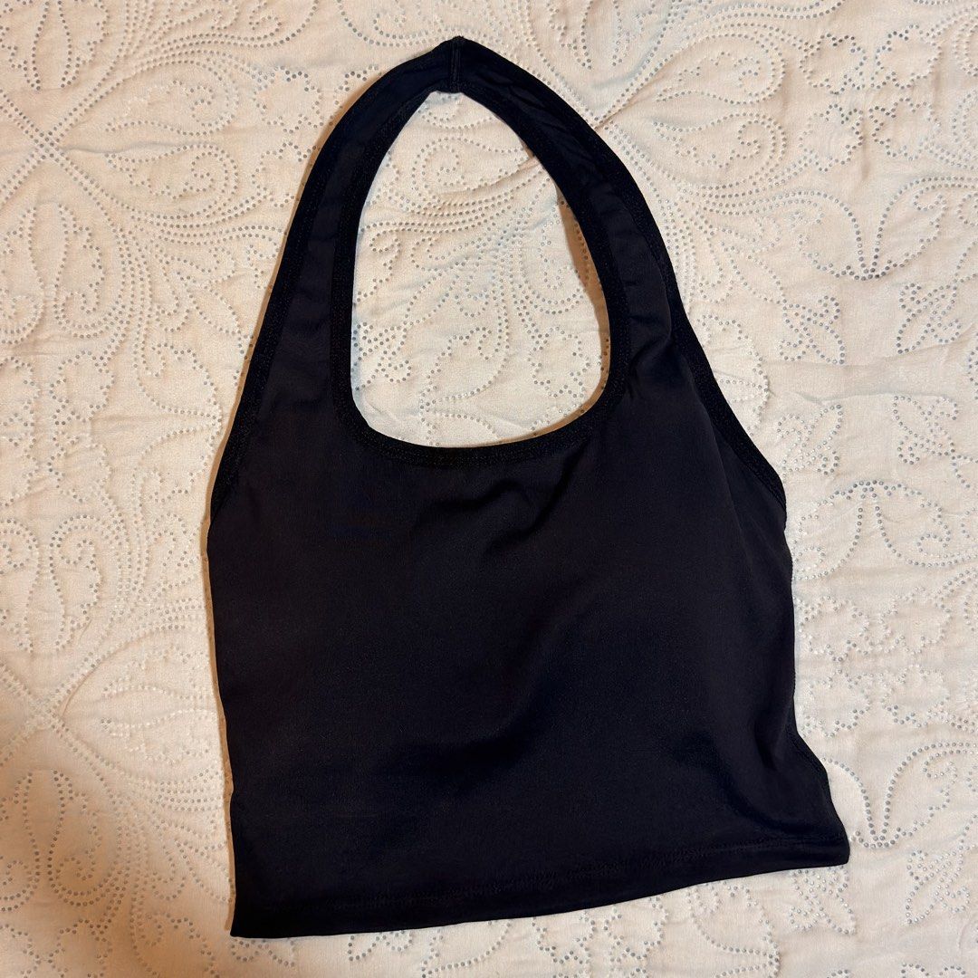 hottie diary halter activerwear top (Category: Activewear) located in Cebu City. Submitted by shopjillscloset (Listing ID 1466928249, Image 1). Description: - orig price is 399 - bnew, neverworn - rfs: too small for my chest - padded.