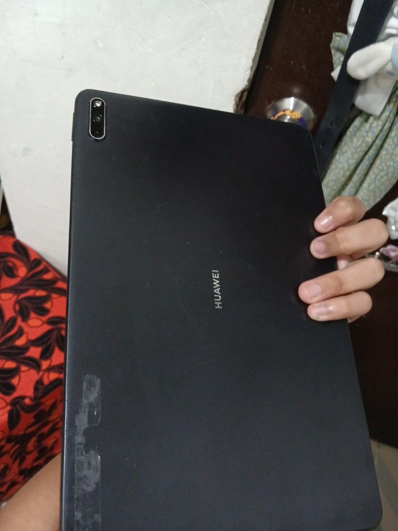 Huawei tablet (Category: Others) located in Manila. Submitted by mayshh (Listing ID 1466921571, Image 3). Description: .