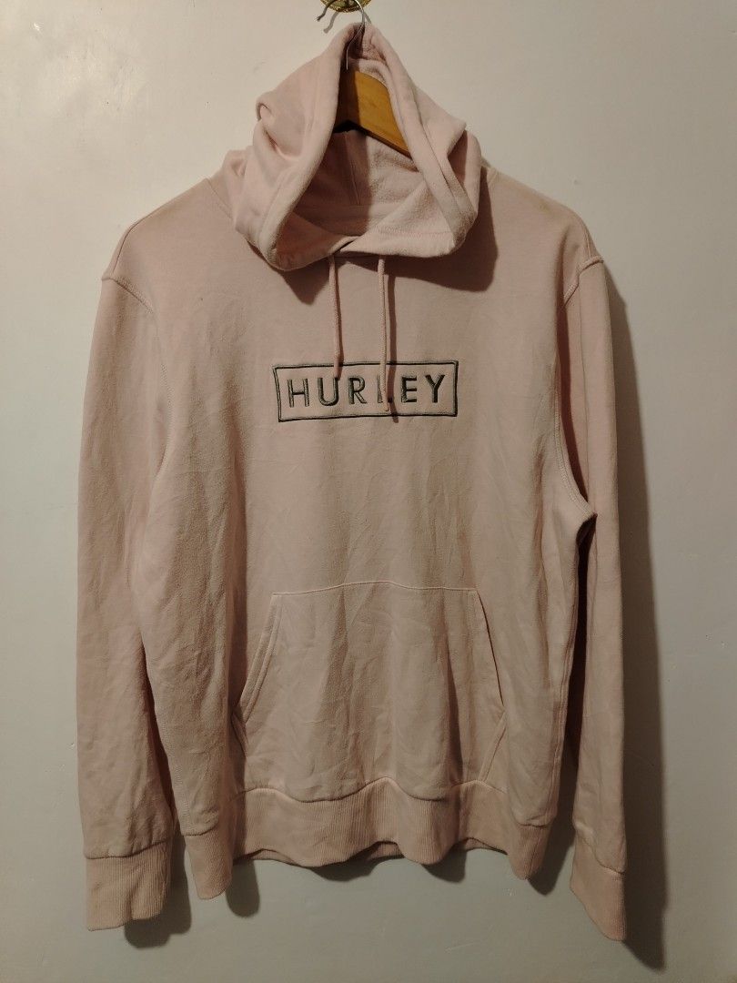 Hurley Hoodie (Category: Coats, Jackets and Outerwear) located in Candijay. Submitted by 6312_streetwear (Listing ID 1466787897, Image 1). Description: 22x28.