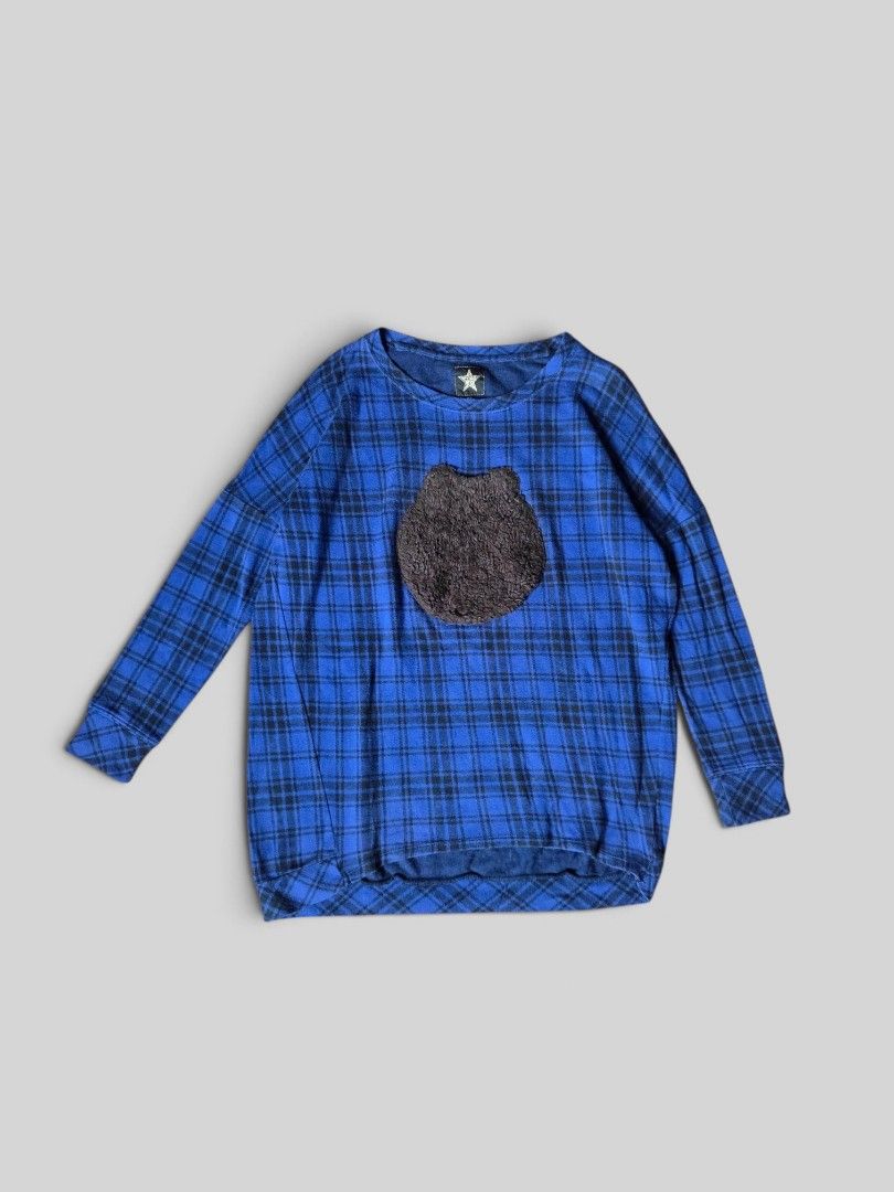hyoma plaid longsleeves (Category: Longsleeves) located in Rizal. Submitted by stoo_cee (Listing ID 1466902435, Image 1). Description: Hyoma Checkered Longsleeves 23 x 25 - 28 Large 9/10 issue: cutted washtag.