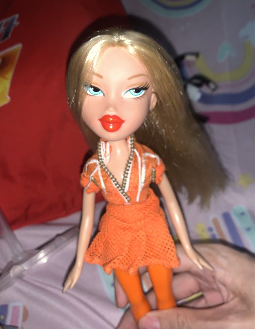 Icandy Cloe / Always Yasmin (Category: Figurines & Statues) located in Pasig City. Submitted by yeseul (Listing ID 1466877734, Image 1). Description: RUSH SALE 700 FOR BOTH! Loc : Pasig.
