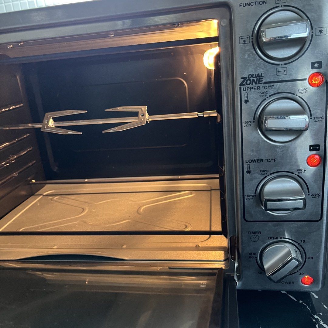 Imarflex Convection & Rotisserie Oven (Category: Ovens & Toasters) located in Quezon City. Submitted by annmalabanan (Listing ID 1466867662, Image 3). Description: Negotiable Price Dimensions: L x W x H 55 x 40 x 36 cm Issue: Few stains Location: Palmera Homes, Novaliches, QC .