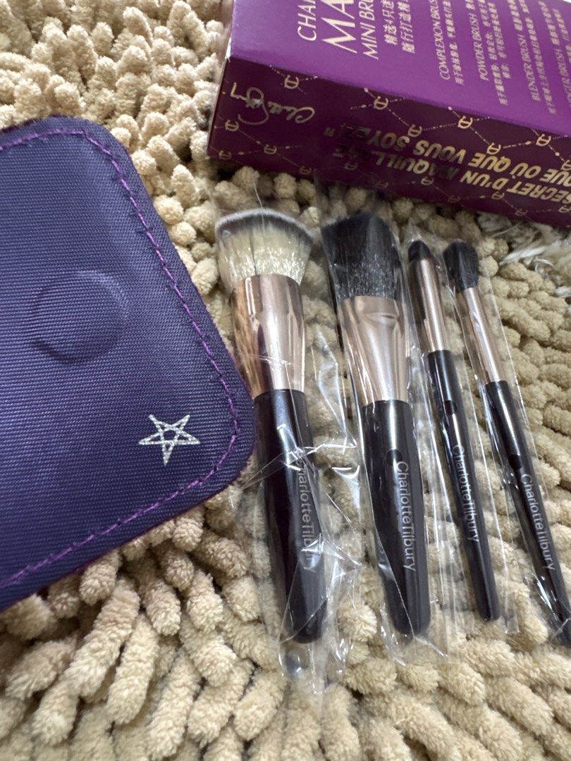 Imported Charlotte Tilbury Mini brush set (Category: Makeup) located in Quezon City. Submitted by heartshop.ph (Listing ID 1466861618, Image 2). Description: Original CT brush set A must have! Super nice nito! .