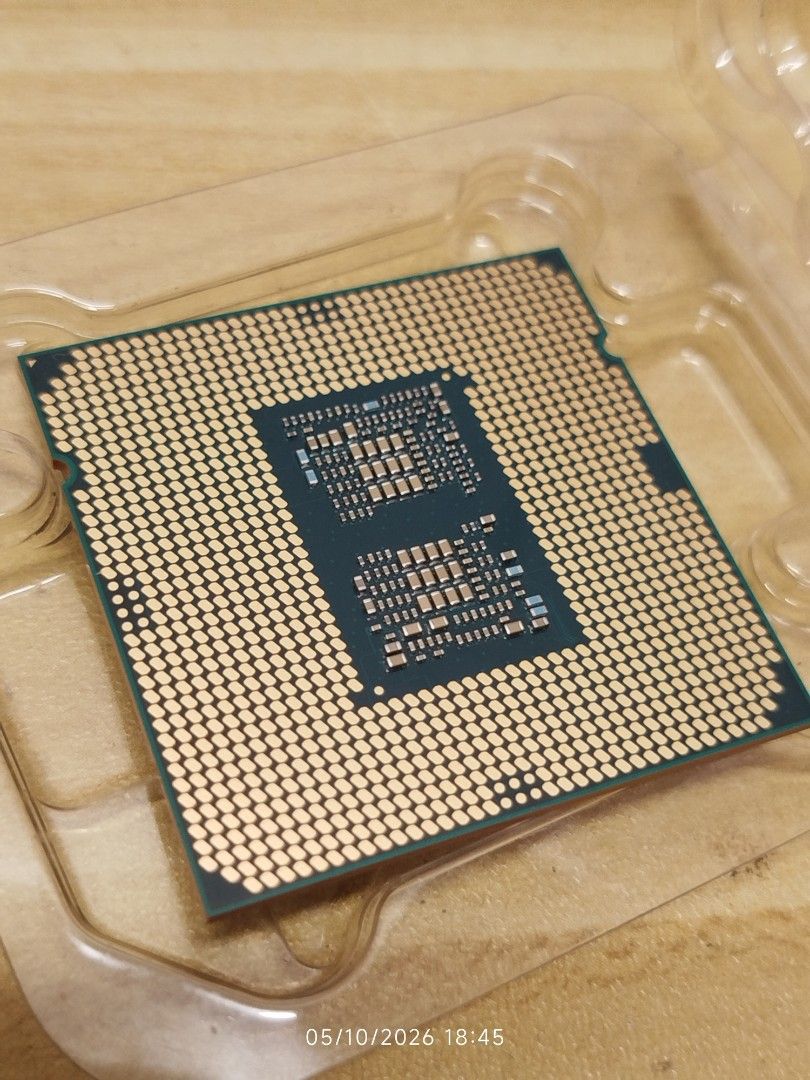 Intel i5-10400F 10th gen CPU/Processor (Category: Computer Parts) located in Quezon City. Submitted by nysysrmj (Listing ID 1466829148, Image 2). Description: FREE be quiet! Shadow Rock 3 CPU Cooler.