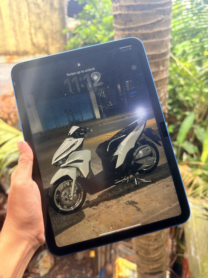 Ipad 10th gen Wifi (Category: iPad) located in Manila. Submitted by sorxno (Listing ID 1466801402, Image 2). Description: 64 gb inclusions: unit and charger cable.