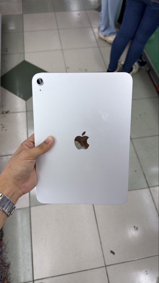 iPad 11th Gen 128gb 100% BH 18cc (Category: iPad) located in Manila. Submitted by carimgadgets (Listing ID 1466931060, Image 1). Description: .