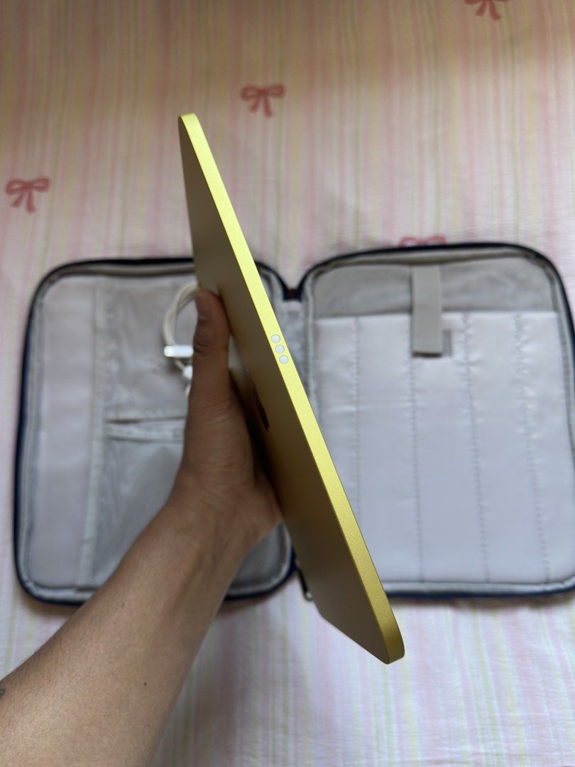 Ipad A16 11th Gen (256 GB) Yellow (Category: iPad) located in Cavite. Submitted by densansae (Listing ID 1466774559, Image 3). Description: FS: Ipad A16 11th Gen (256 GB) Yellow ₱27,500 ( Negotiable ) No Issue / No dents / All working Under Warranty Until October 28, 2026 🔋 100% Batthealth • 84 Cycle Count Only ✅Finger Print Working ✅Naka Paper Like Screen Protector nadin * Inclusions: Original Brick and Connector / Ipad Bag MOP 💰Gcash, Bank, C