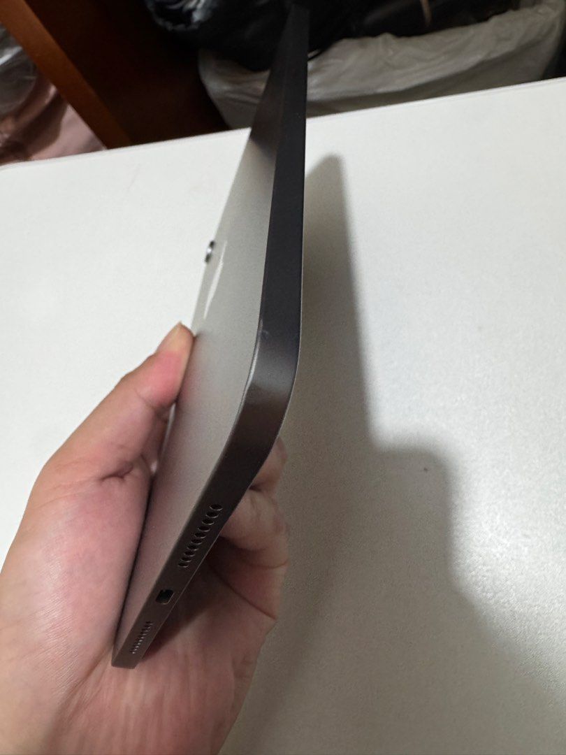 iPad mini7 （分類：平板電腦 - iPad）位於 Hong Kong。 由 chris9094 提交（商品編號 1466962264，圖片 2）。簡介： 128gb WiFi 版 mini7 港版 100%電 4角小崩 極少使用 完美屏幕，完美電池。