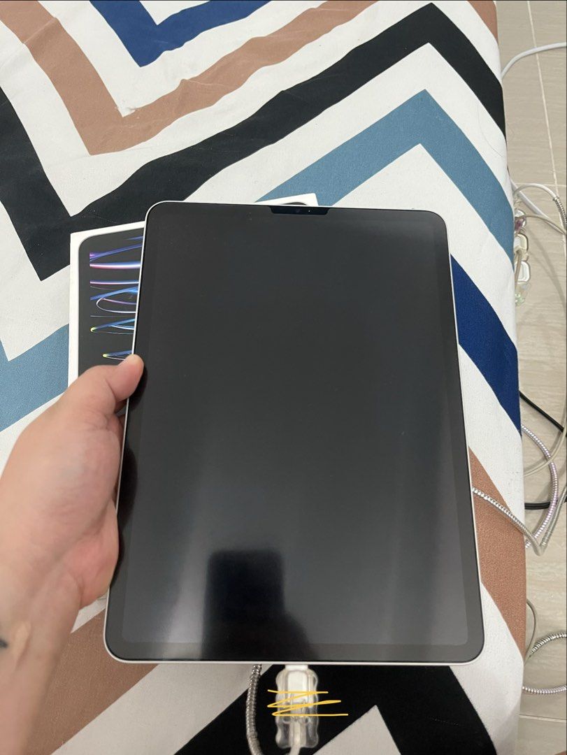 Ipad Pro (Category: Laptops & Notebooks) located in Baguio. Submitted by claricefebbonon (Listing ID 1466914361, Image 2). Description: Ipad Pro 11" M2 Chip 256 GB Silver Inclusions: Box Case With screen protector No charger included. Lady owned. Used but not abused. No visible dents or scratches. Location: Makati City.