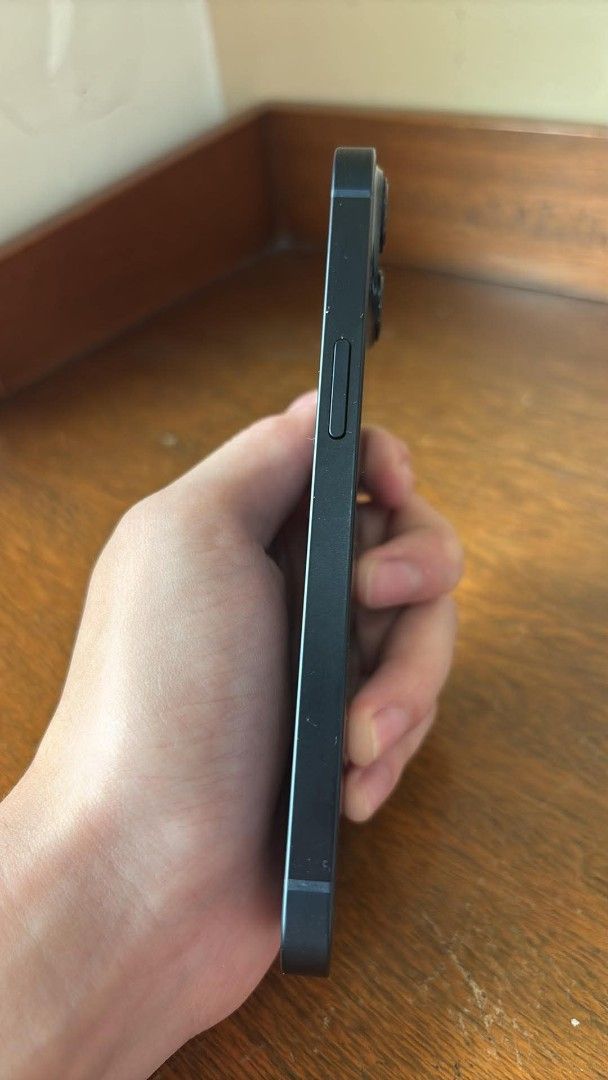 Rush Iphone 13 128gb Lady Owned (Category: iPhone 13 Series) located in Manila. Submitted by truewater_efd81c (Listing ID 1466785816, Image 3). Description: -warranty until Feb 2027, lost receipt - lady owned - Issue: paint chips sa may cam lang - case and original cord -91 batt health -no box -no history repair.