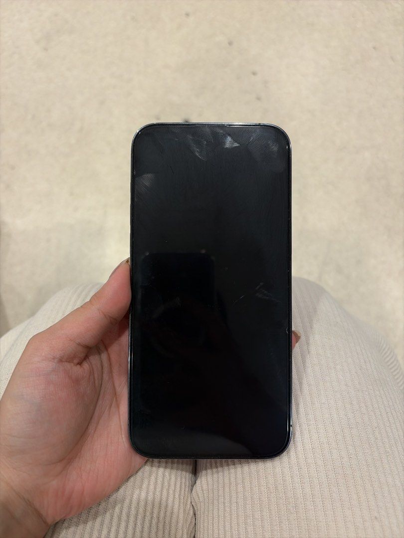 Iphone 14 Pro Max (Category: iPhone 14 Series) located in Pateros City. Submitted by jiannaross (Listing ID 1466907797, Image 2). Description: iPhone 14 Pro Max 128GB | Deep Purple 💜 For sale! ✨ • 128GB storage • Deep Purple • Battery health: 74% • iOS 18.1.1 Unit is in good overall condition with signs of usage. Please manage expectations regarding the battery health. All details and actual unit condition are shown in the photos. 💸 Price: ₱ 26