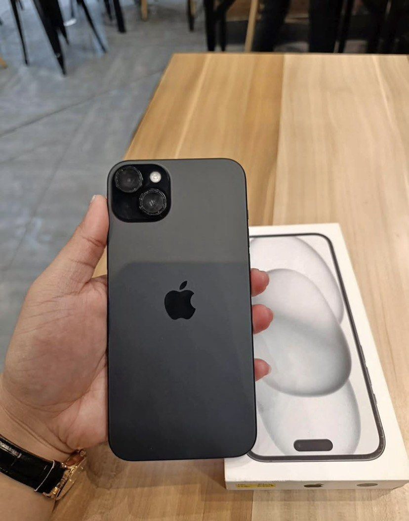 IPHONE 15 128GB (Category: iPhone 15 Series) located in Caloocan City. Submitted by jailynparcon12 (Listing ID 1466832202, Image 2). Description: Main issue to be transparent : Back flash sometimes is not working nagupdate lang then nagkaganon na 128gb 93% Batthealth 100+ Cycle count Minimal Paintchips No issue No icloud or apple id Complete package .