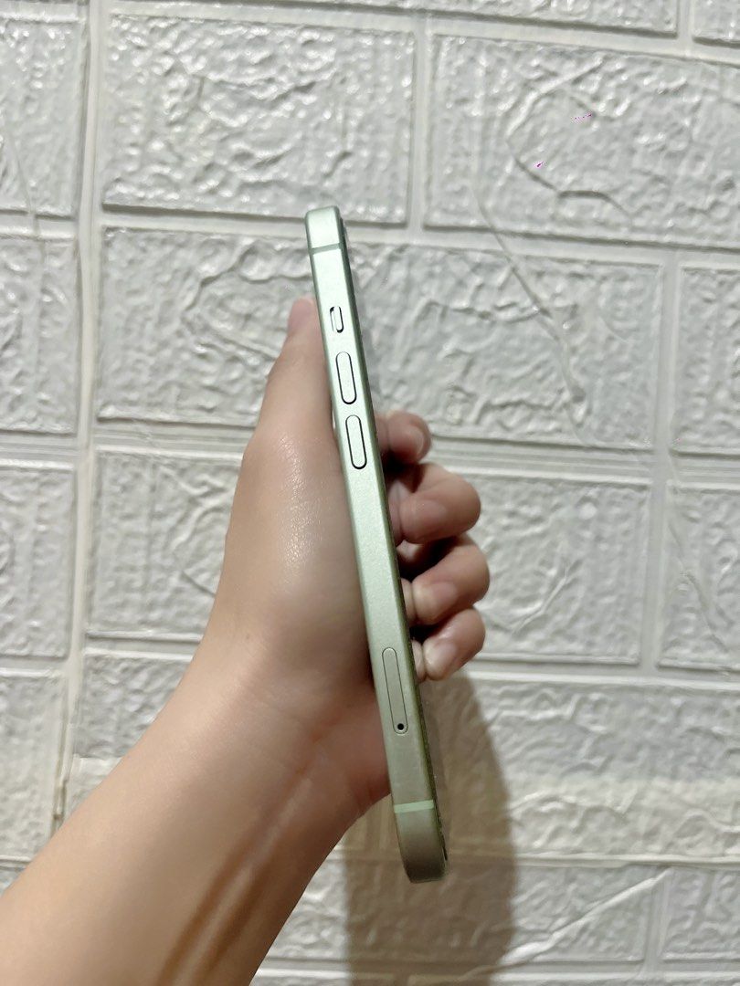 IPHONE 15 256GB (Category: iPhone 15 Series) located in Manila. Submitted by ckgg19 (Listing ID 1466966071, Image 3). Description: Lowest Price in the Market Iphone 15 256GB FU Any sim will do Ladyowned All parts are original No issue / No parts service history No dents 100% Smooth SUPER KINIS 86% Batt health / 1003 Cycle Count Unit and replacement Box only Unli check and reset upon meetup Kahit pickup dito mismo sa bahay yung unit for assurance.