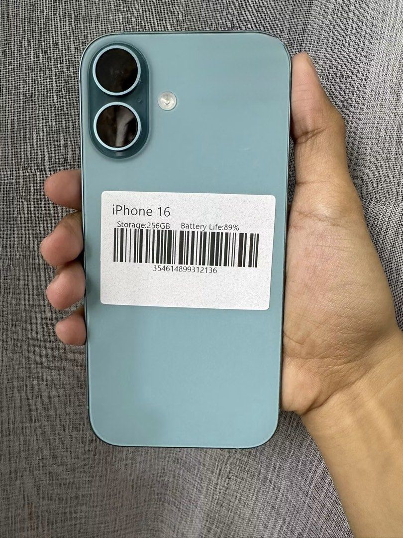 Iphone 16 (Category: iPhone 16 Series) located in Manila. Submitted by k.twenty7 (Listing ID 1466966394, Image 1). Description: 📱✨ FRESH ARRIVALS EVERY WEEK FROM KOREA! 🇰🇷 New sets of phones arrive every week! 🔥 ✅ All phones are PRE-OWNED and sourced from Korea. 📦 No original box included. 🎁 FREE ACCESSORY BOX with every purchase! Each accessory box includes: • 📱 Phone case • 🎧 Pods • 🔋 Power bank • ⚡ Charger Quality phones at affordable