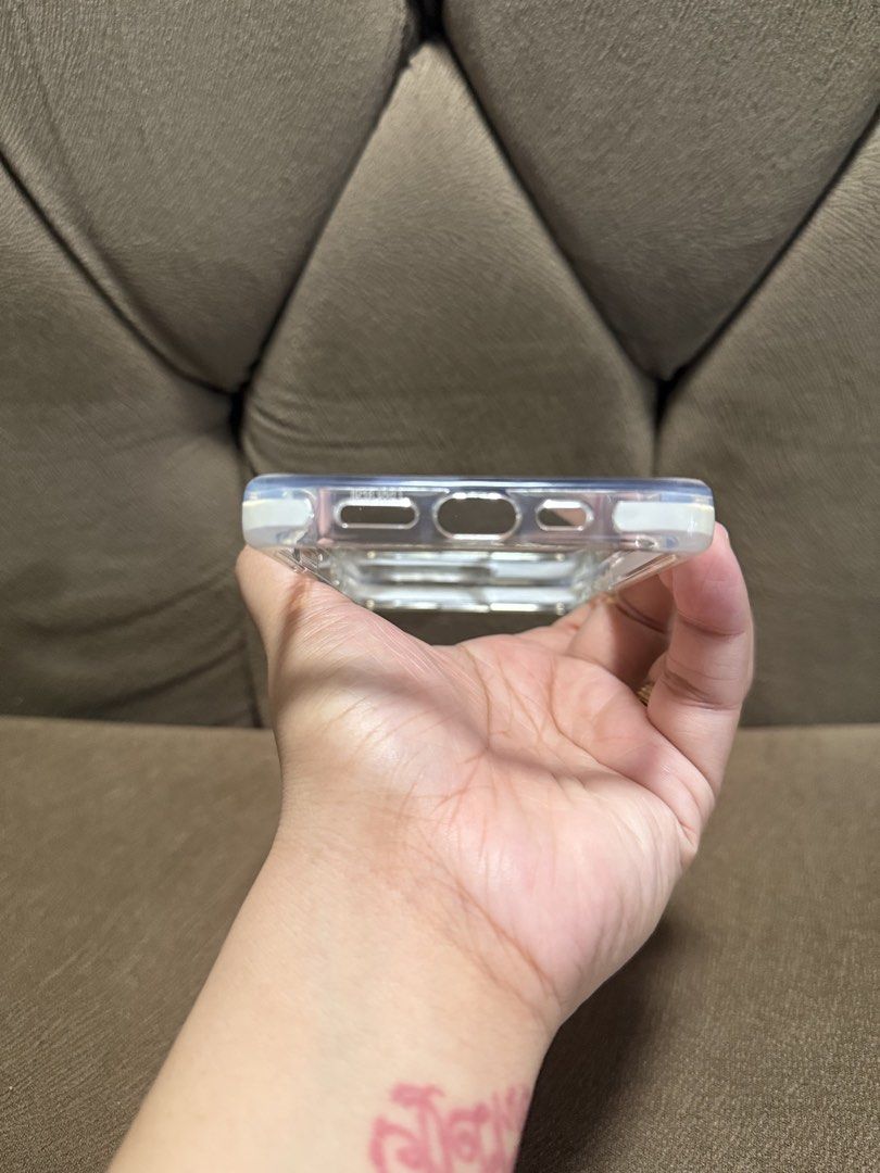 Iphone 16 pro case (Category: Cases & Sleeves) located in Caloocan City. Submitted by gmmrfls (Listing ID 1466885074, Image 3). Description: .