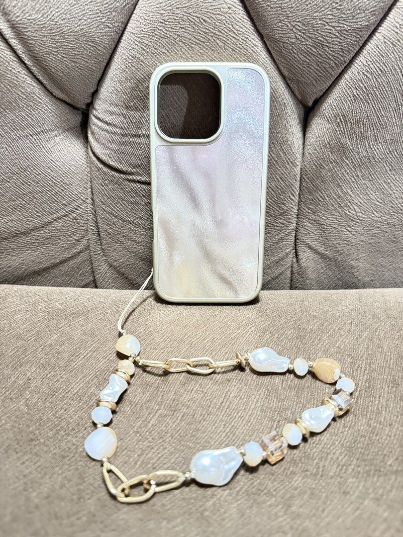 Iphone 16 pro case (Category: Cases & Sleeves) located in Caloocan City. Submitted by gmmrfls (Listing ID 1466885601, Image 1). Description: .
