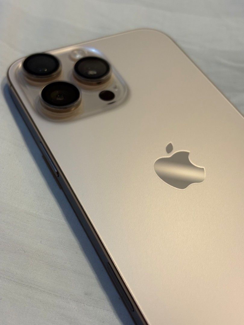 Iphone 16 pro max (Category: iPhone 16 Series) located in Makati City. Submitted by josephroblesl (Listing ID 1466915421, Image 3). Description: Desert titanium 256gb Openline BH 90% Cycle count: 475 Makinis, pwede sa maarte Comes with box and unused cases RFS: upgraded.