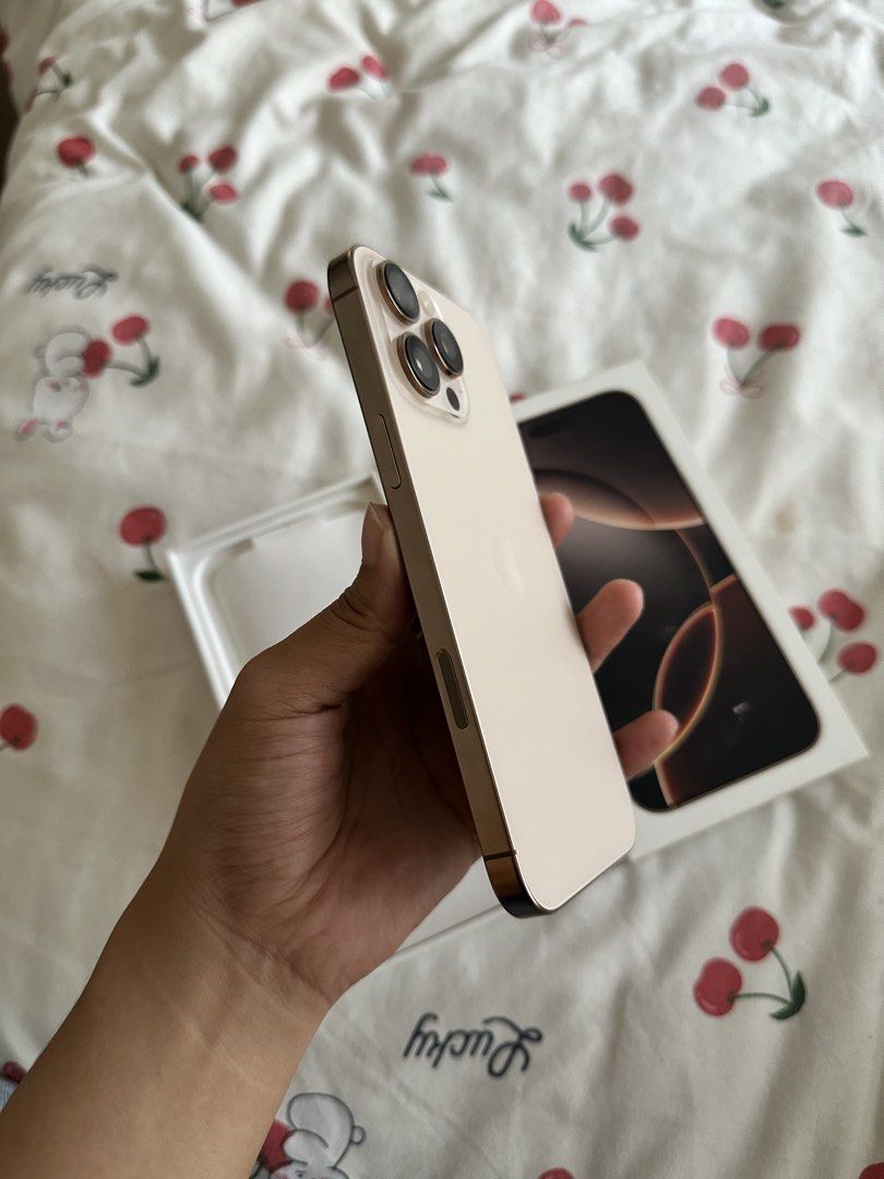 Iphone 16 Pro Max 512GB (Category: iPhone 16 Series) located in Makati City. Submitted by royalkicks.mnl (Listing ID 1466837356, Image 2). Description: 85% battery health No issues Openline All working Local variant 512GB Storage.