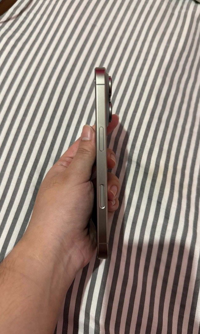 iphone 16 pro natural titanium (Category: iPhone 16 Series) located in Tarlac. Submitted by kikay___ (Listing ID 1466803470, Image 3). Description: iPhone 16 pro natural titanium 256gb 90% battery health Original Box and Charger.