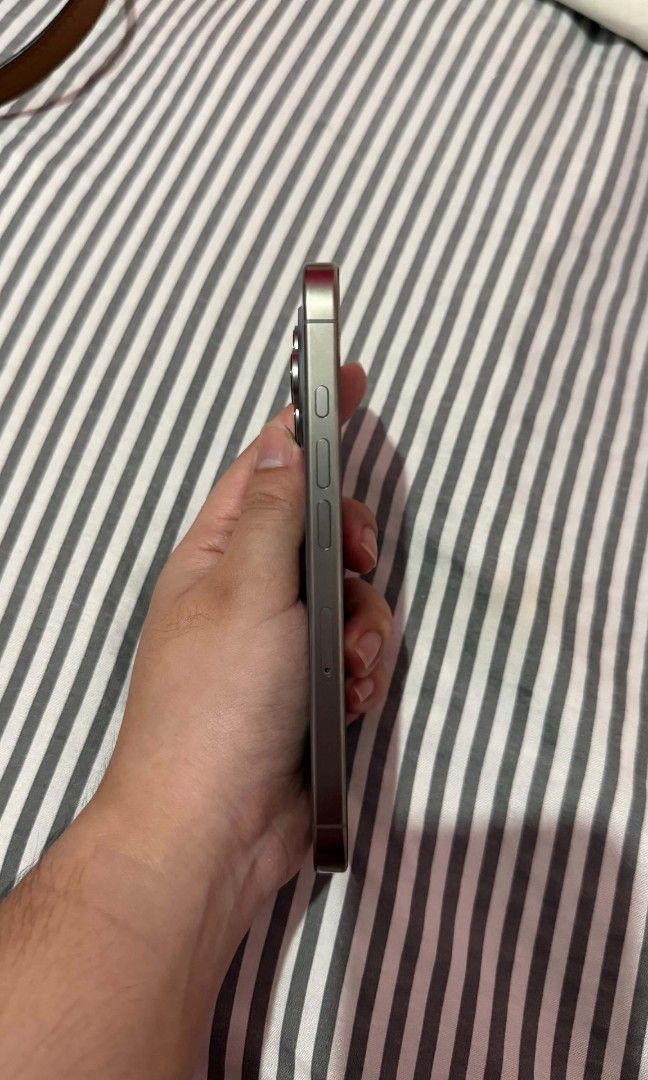 iphone 16 pro natural titanium (Category: iPhone 16 Series) located in Tarlac. Submitted by kikay___ (Listing ID 1466803470, Image 2). Description: iPhone 16 pro natural titanium 256gb 90% battery health Original Box and Charger.